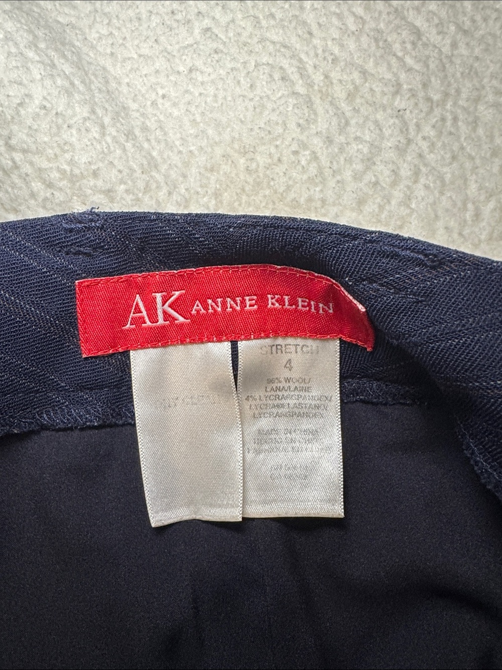 Anne Klein Navy Pinstripe Women's Suit - Two-Piece Blazer & Pants. Size 4&6 - Picture 9 of 10